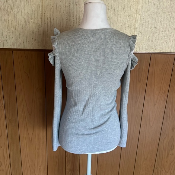 WHITE HOUSE BLACK MARKET Light Gray Women’s Tops Size Small - Picture 8 of 11